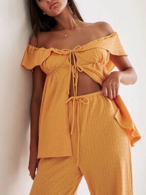 Sabo Skirt Yellow Gold Kayla On/Off Shoulder Tie Open Front Top Large